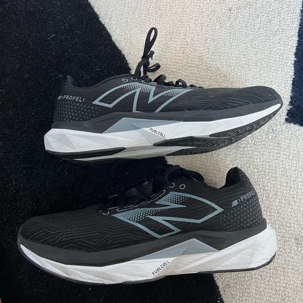 New Balance Fuelcell Propel